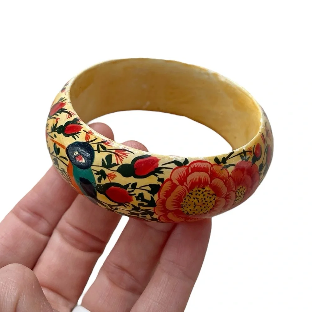 Vintage hand painted wooden floral hummingbird bangle bracelet - Picture 8 of 8